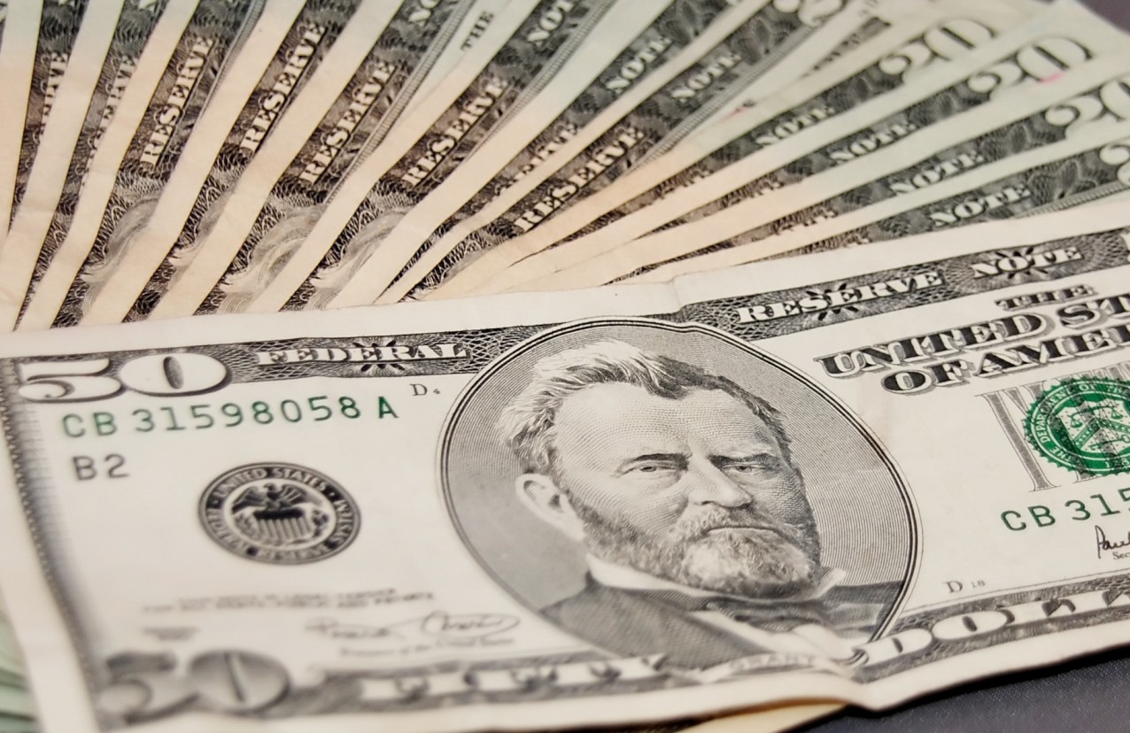 Dólar opera nuevamente a la baja y se cotiza bajo los $770 ante temor de los mercados por Coronavirus